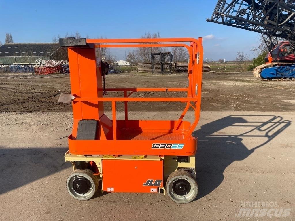 JLG 1230 ES Makasli platformlar