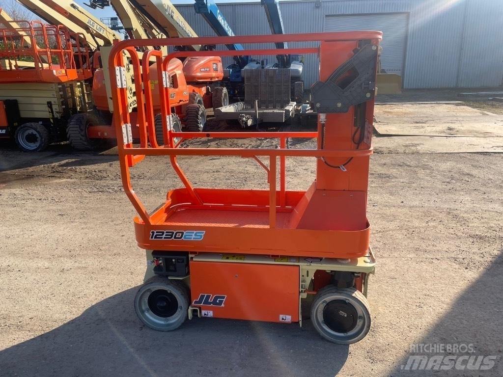 JLG 1230 ES Makasli platformlar