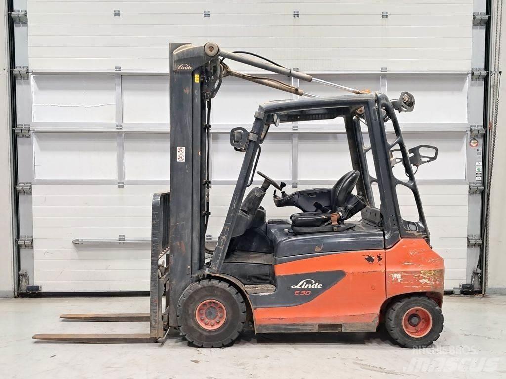 Linde E30-01 Elektrikli forkliftler