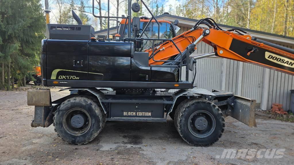 Doosan DX 170 W Lastik tekerli ekskavatörler