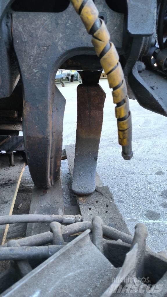 Komatsu 350 Biçerdöverler