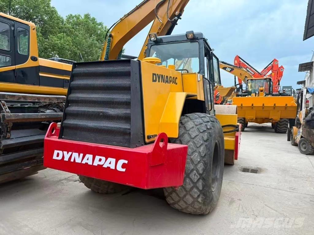 Dynapac CA 30 D Tek tamburlu silindirler