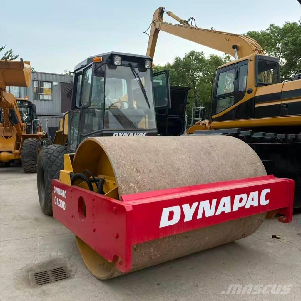 Dynapac CA 30 D Tek tamburlu silindirler