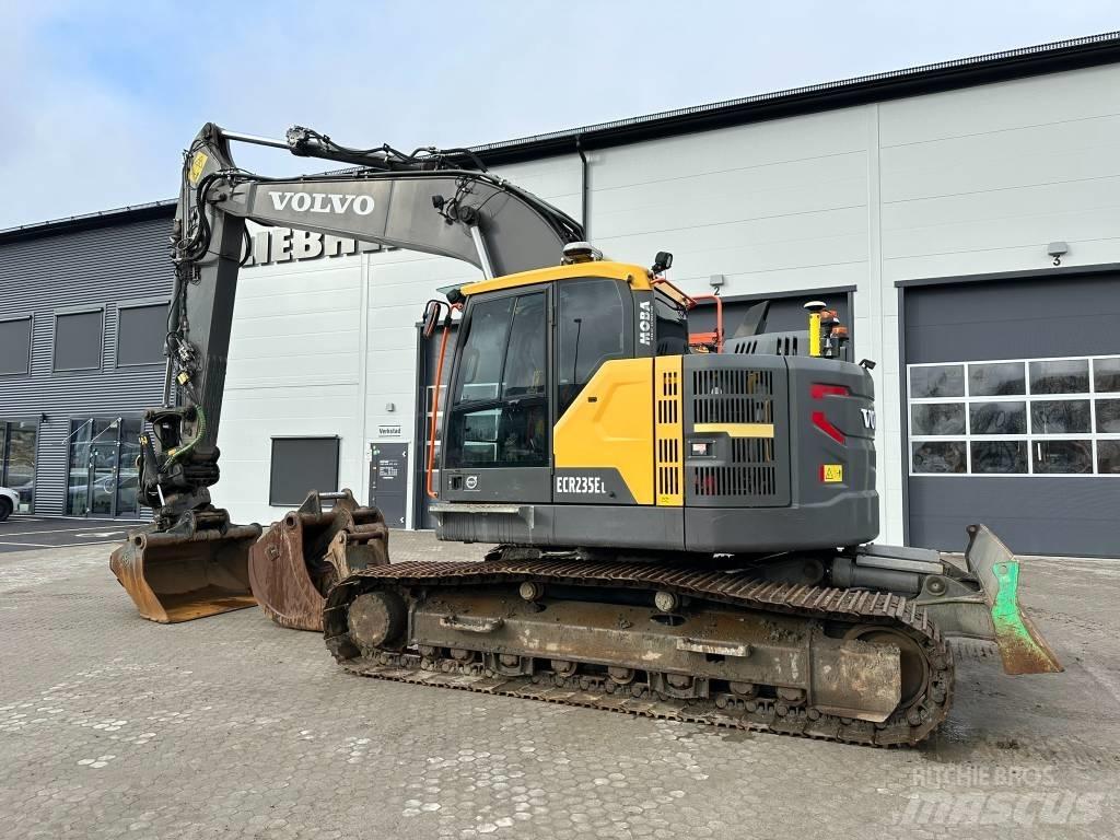 Volvo ECR 235 E LC Paletli ekskavatörler
