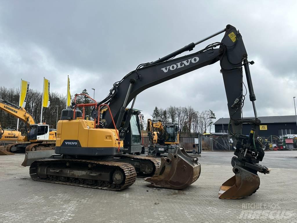 Volvo ECR 235 E LC Paletli ekskavatörler