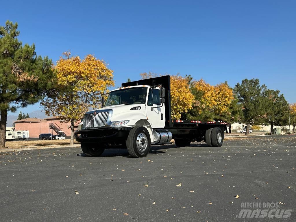 International 4300 Flatbed kamyonlar