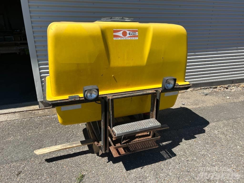 Ekko Front Tank Monte edilebilir pülverizatörler