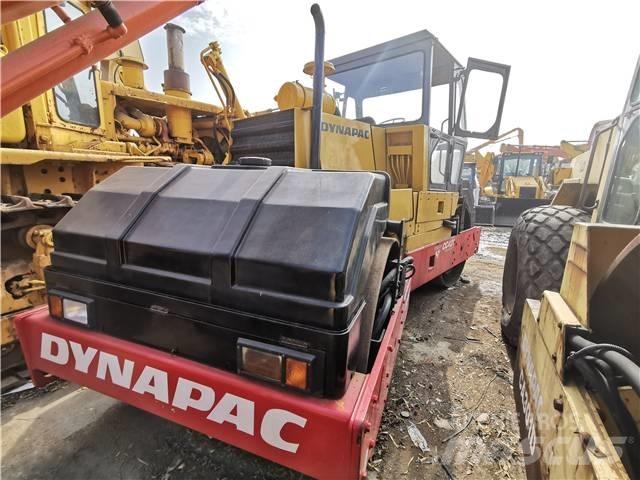 Dynapac CC421 Tek tamburlu silindirler