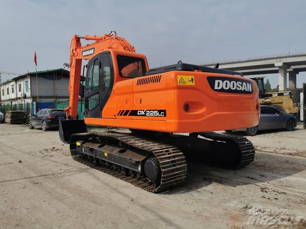 Doosan DX 225 LC Mini ekskavatörler, 7 tona dek