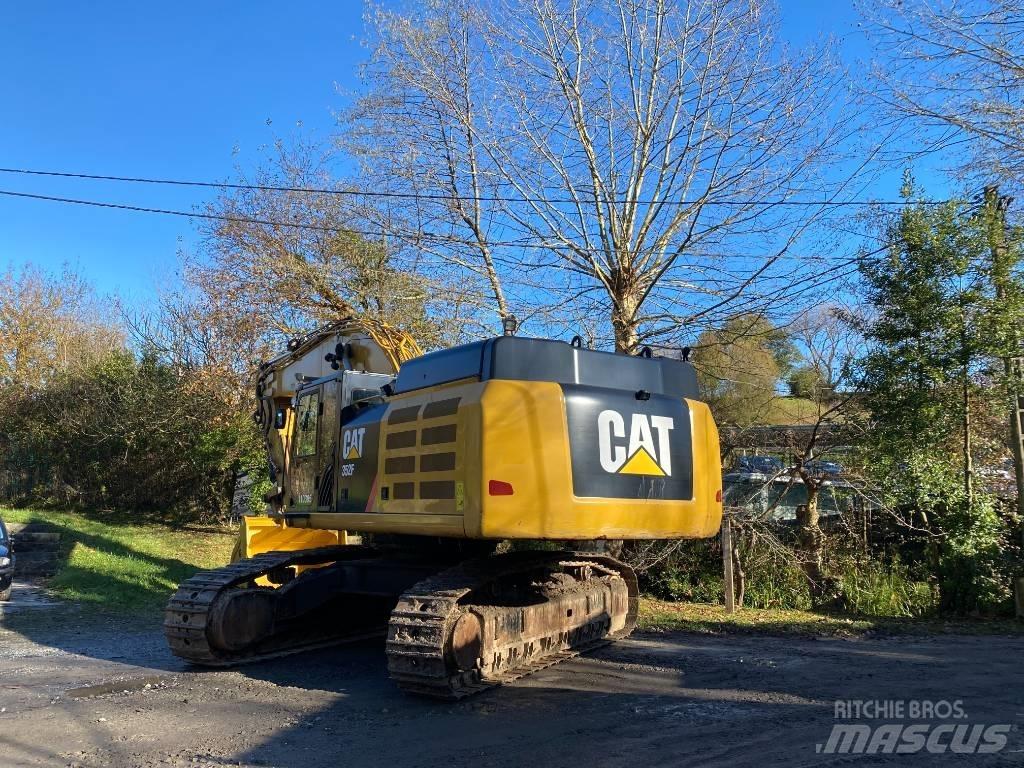 CAT 352 F Paletli ekskavatörler