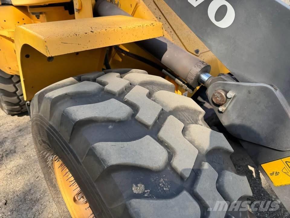 Volvo L 30 G Tekerlekli yükleyiciler