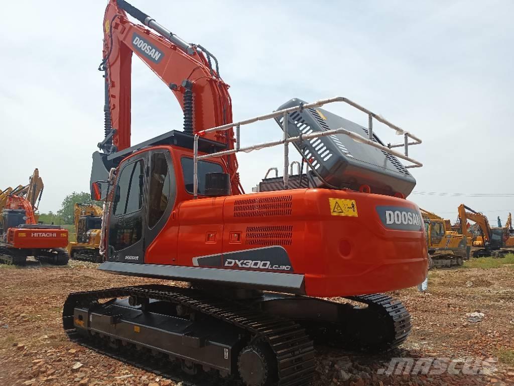 Doosan DX 300 Paletli ekskavatörler