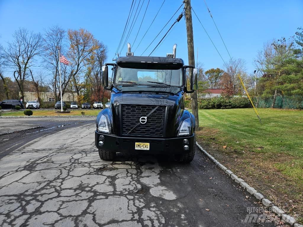 Volvo VNX 64 T300 Flatbed kamyonlar