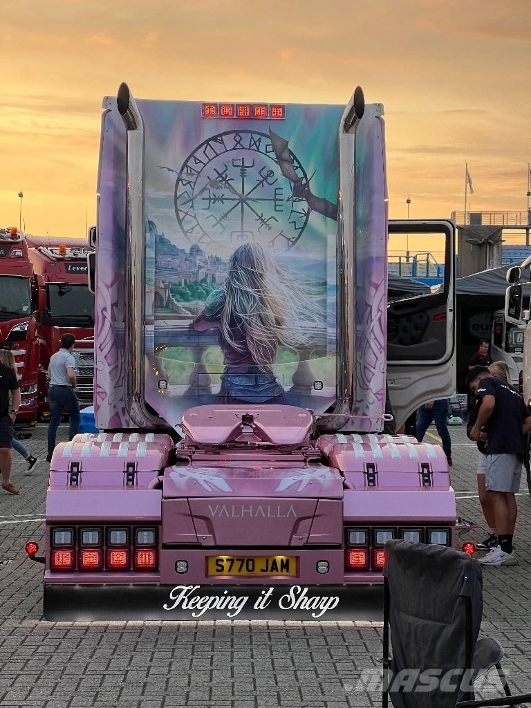 Hino 700 Vinçli kamyonlar