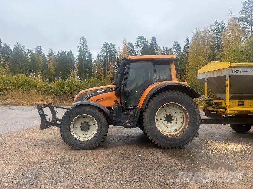 Valtra N142 Traktörler