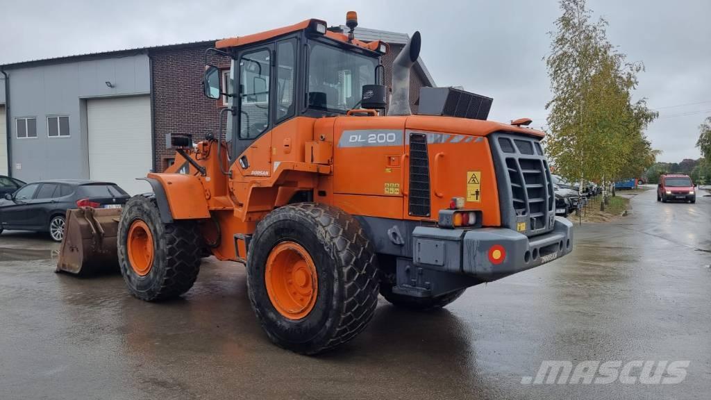 Doosan DL 200-3 Tekerlekli yükleyiciler