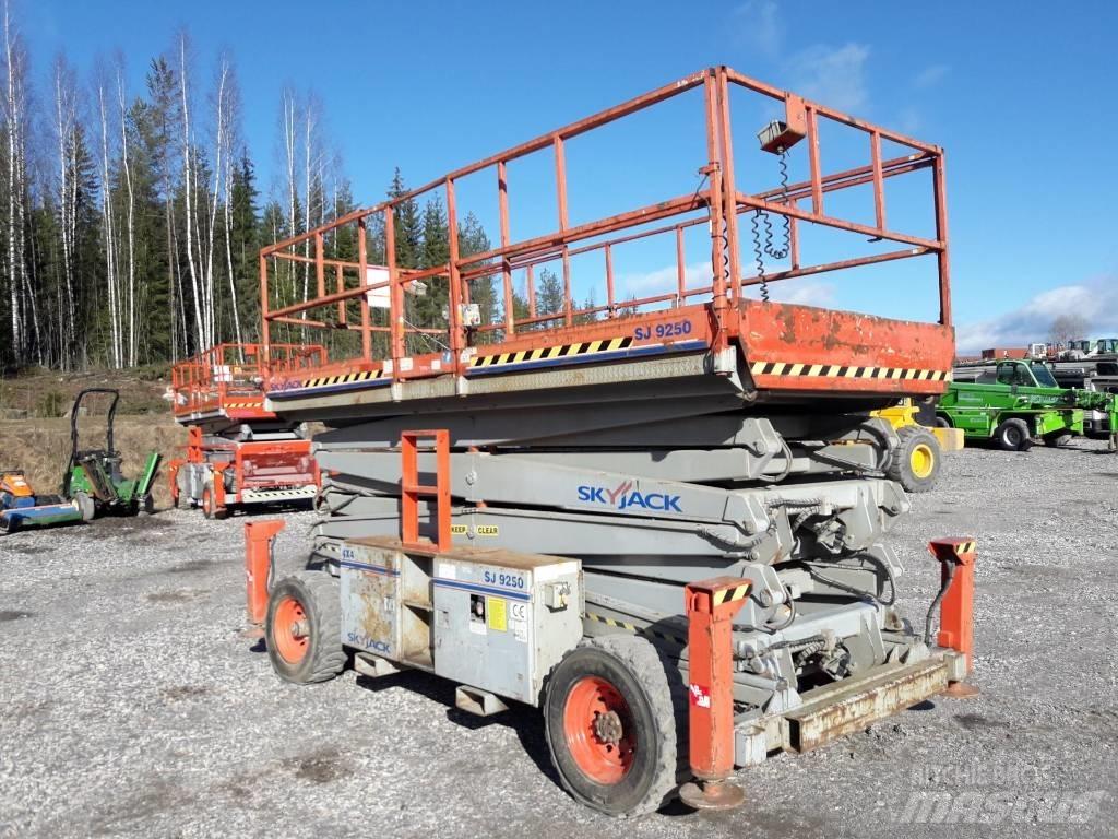 SkyJack SJ 9250 Makasli platformlar