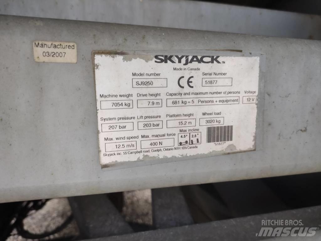 SkyJack SJ 9250 Makasli platformlar