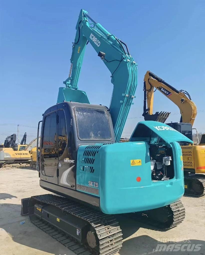 Kobelco SK 75 Paletli ekskavatörler