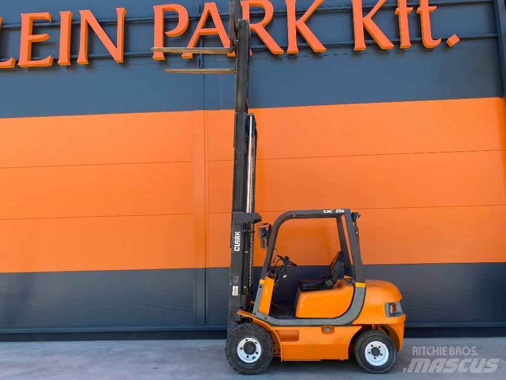 Clark CMP 25 Dizel forkliftler