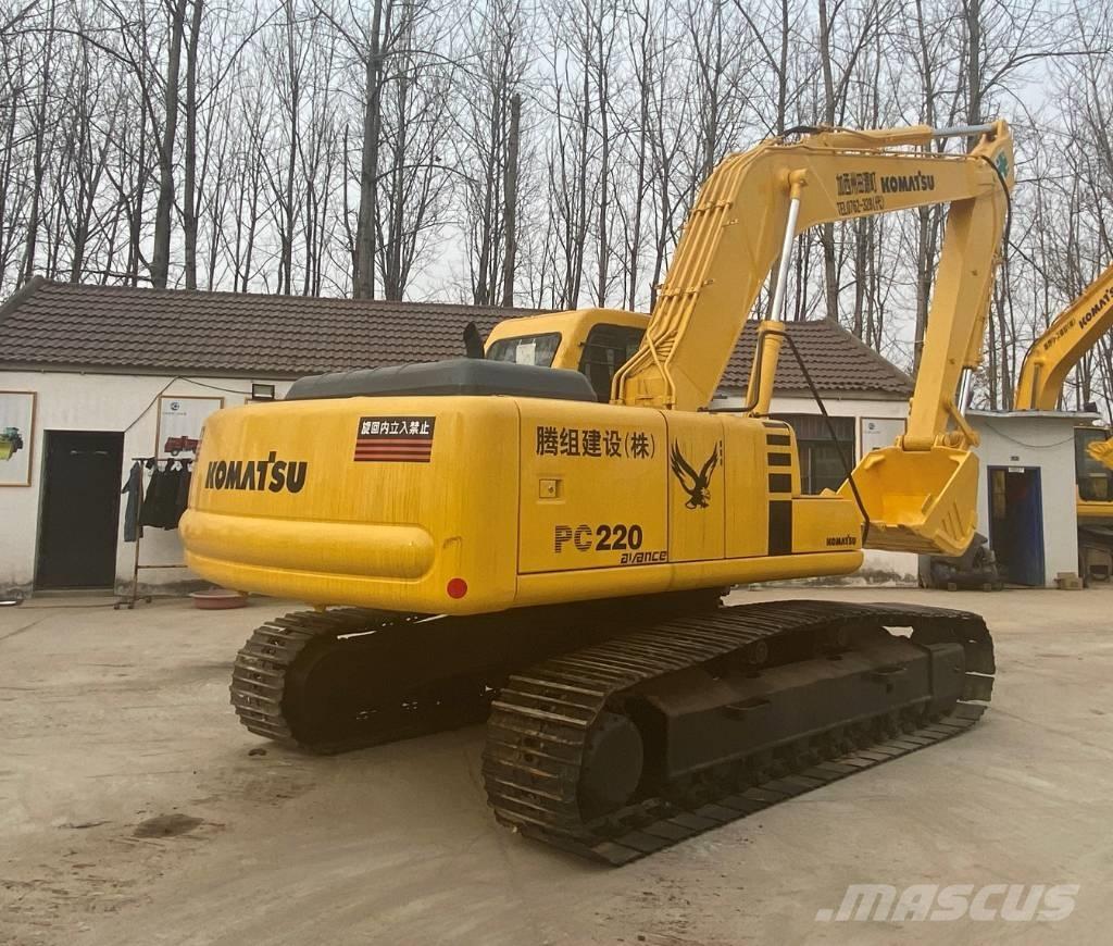 Komatsu PC 220-8 Paletli ekskavatörler