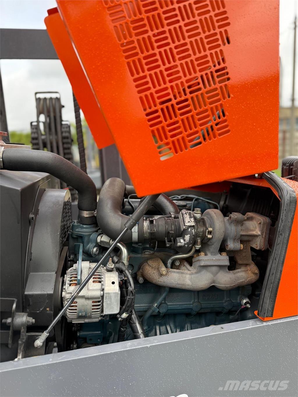 Combilift C5000 XL 4 yönlü reach truck