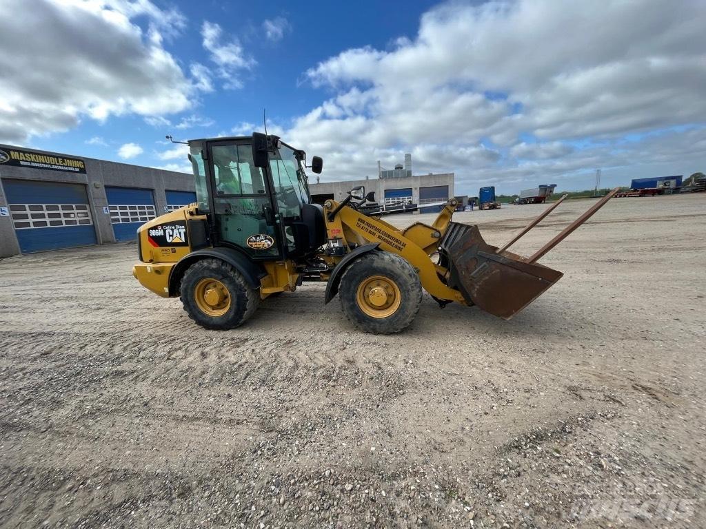 CAT 906M Tekerlekli yükleyiciler