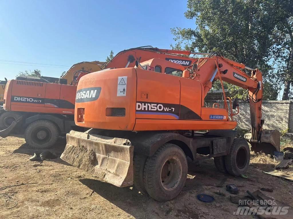 Doosan DH210W Lastik tekerli ekskavatörler