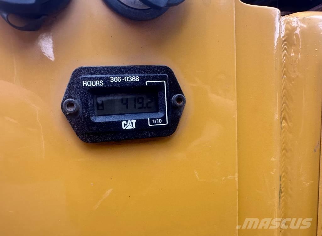 CAT CB 1.7 Çift tamburlu silindirler