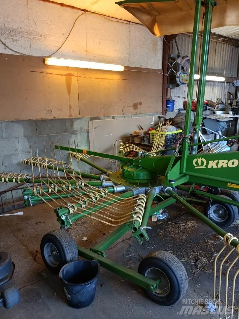 Krone Swadro 46 Kendi yürür saman makinaları