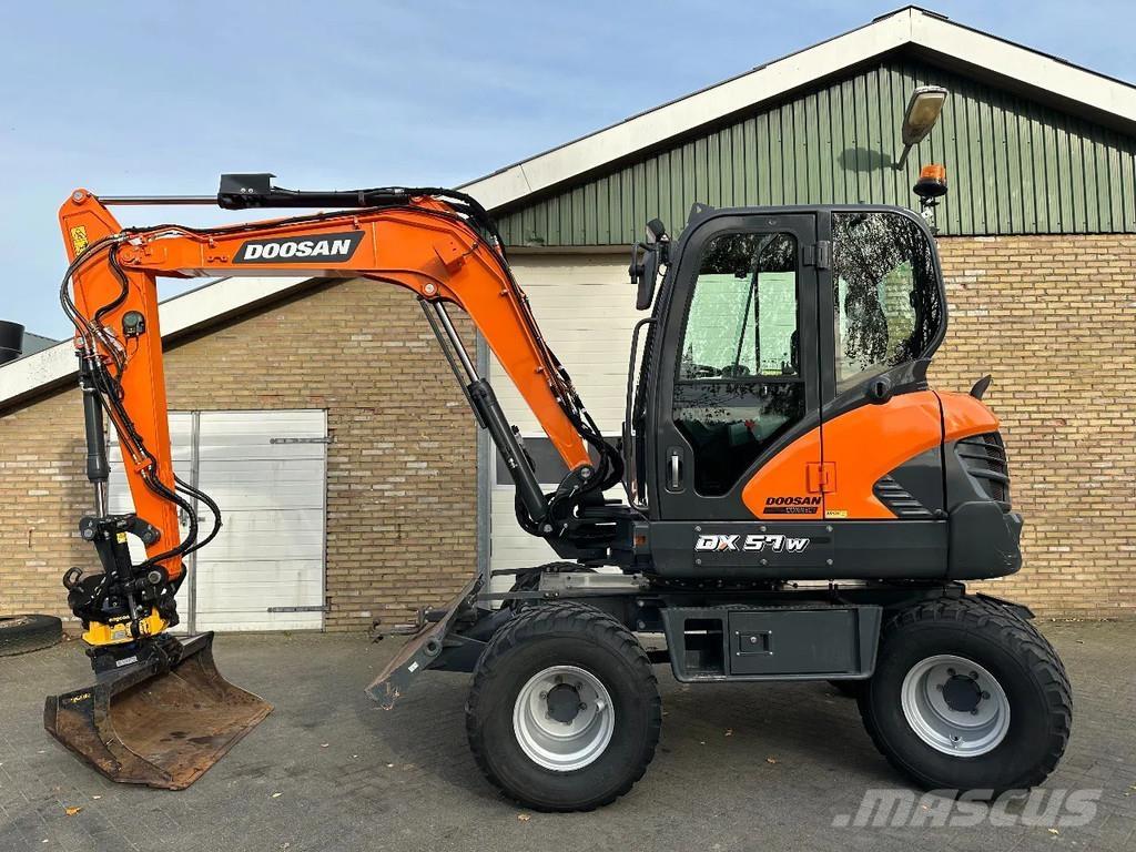 Doosan DX57W-7 Lastik tekerli ekskavatörler