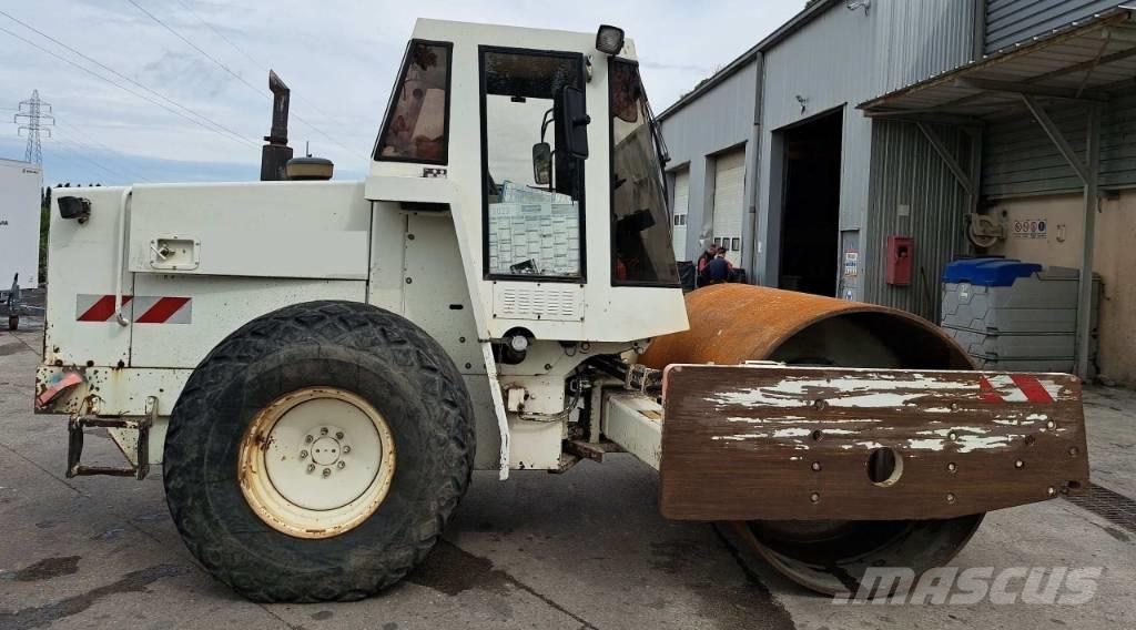 CAT CS583 C Tek tamburlu silindirler