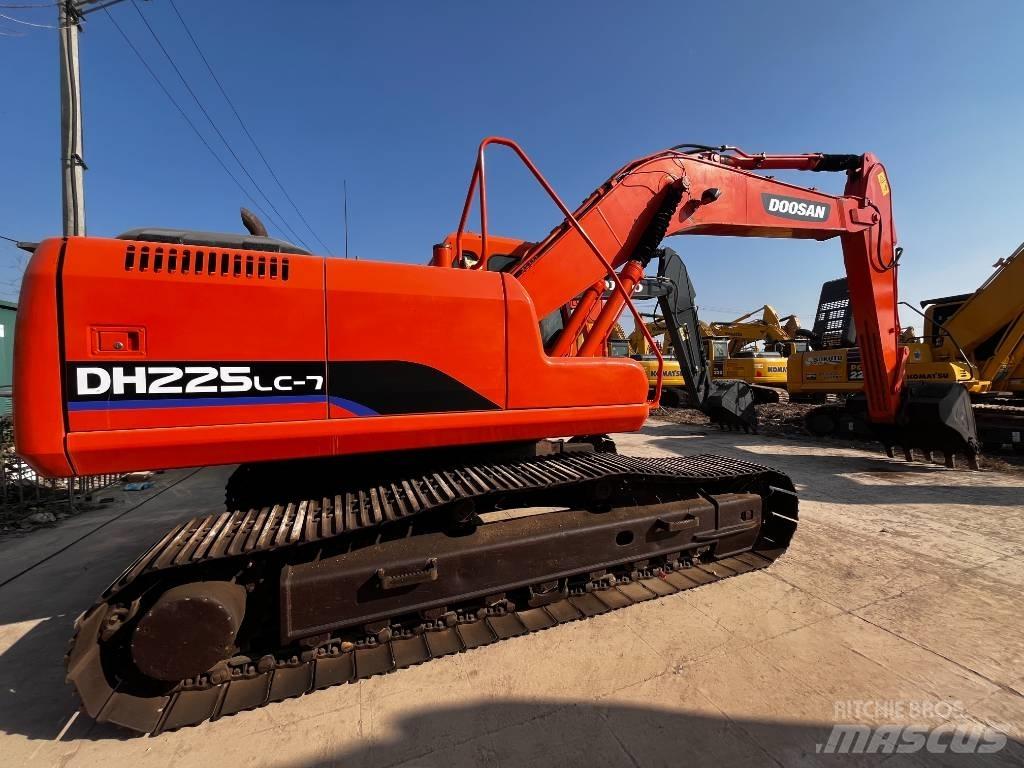 Doosan DH 225 LC-7 Paletli ekskavatörler