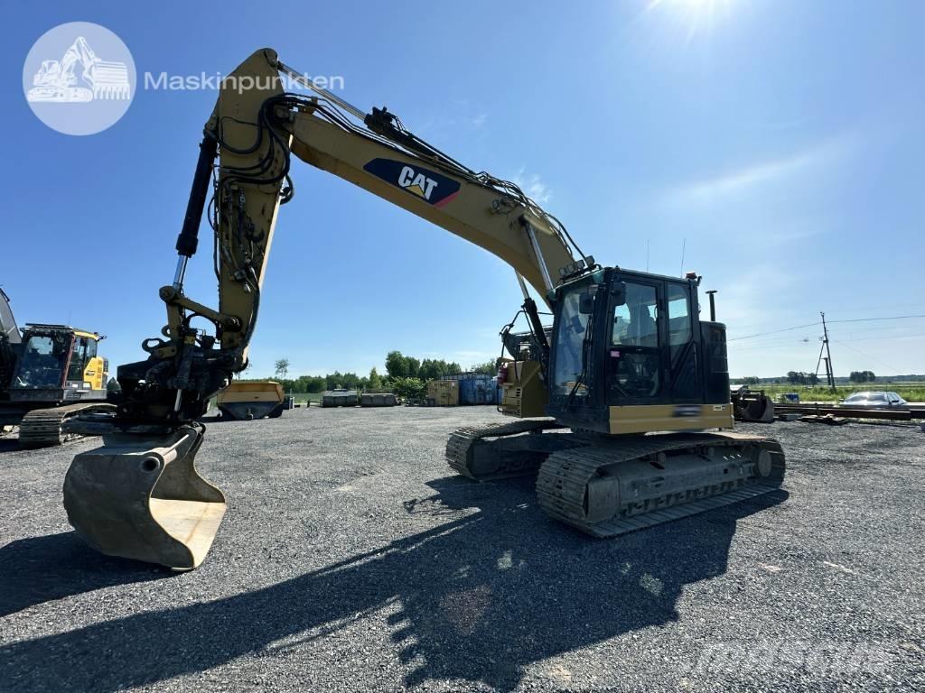 CAT 325 FL CR Paletli ekskavatörler