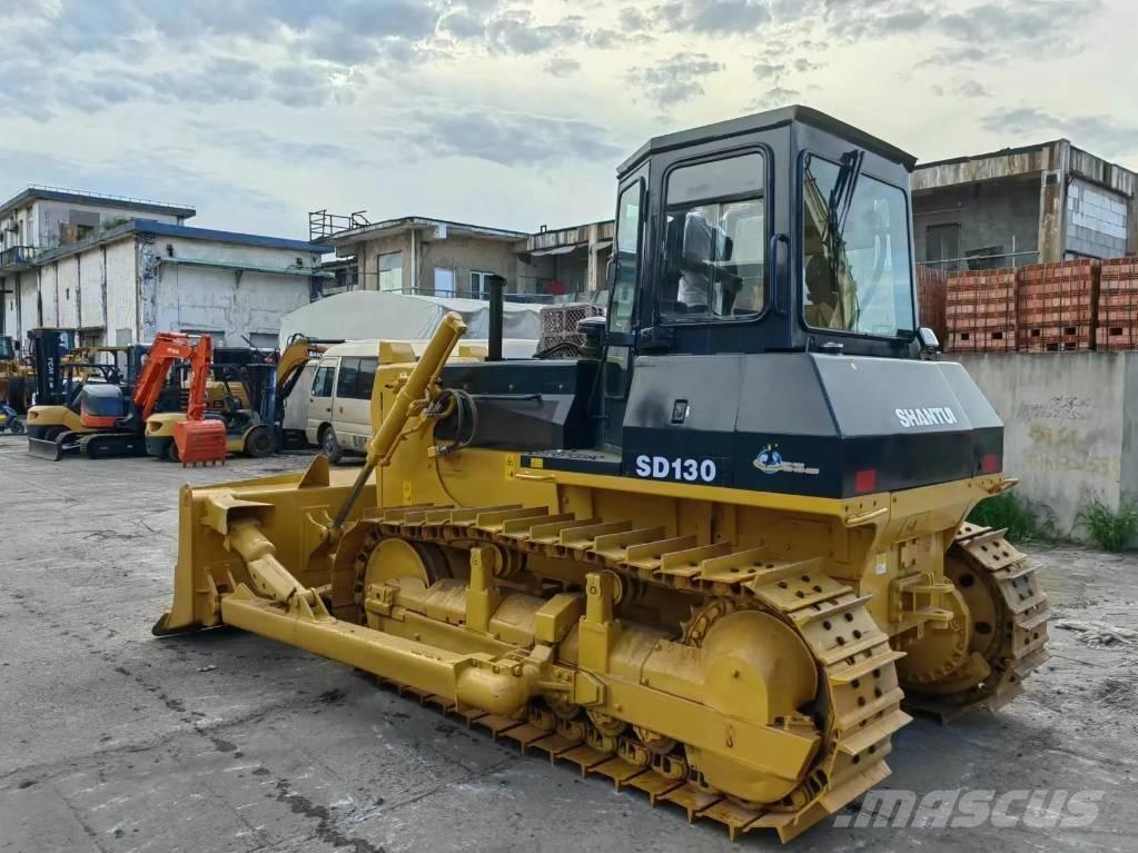 Shantui SD130 Paletli dozerler