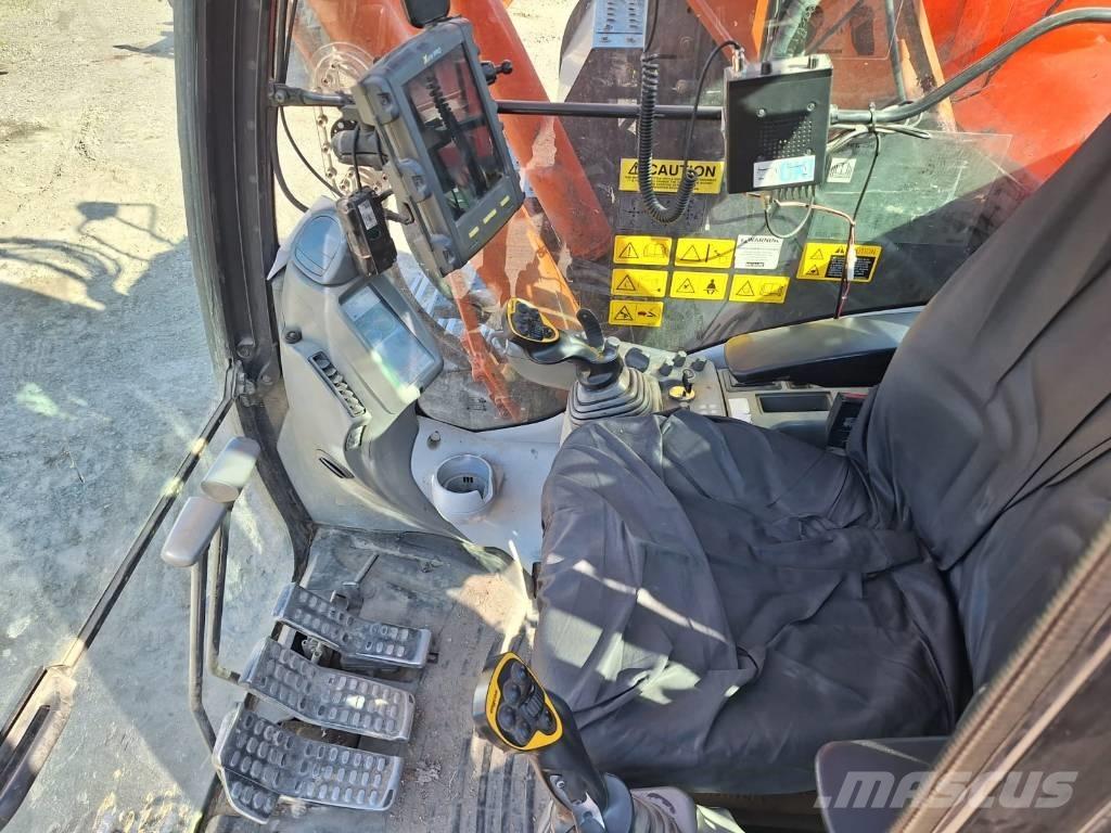 Hitachi ZX225USLC-5 Paletli ekskavatörler