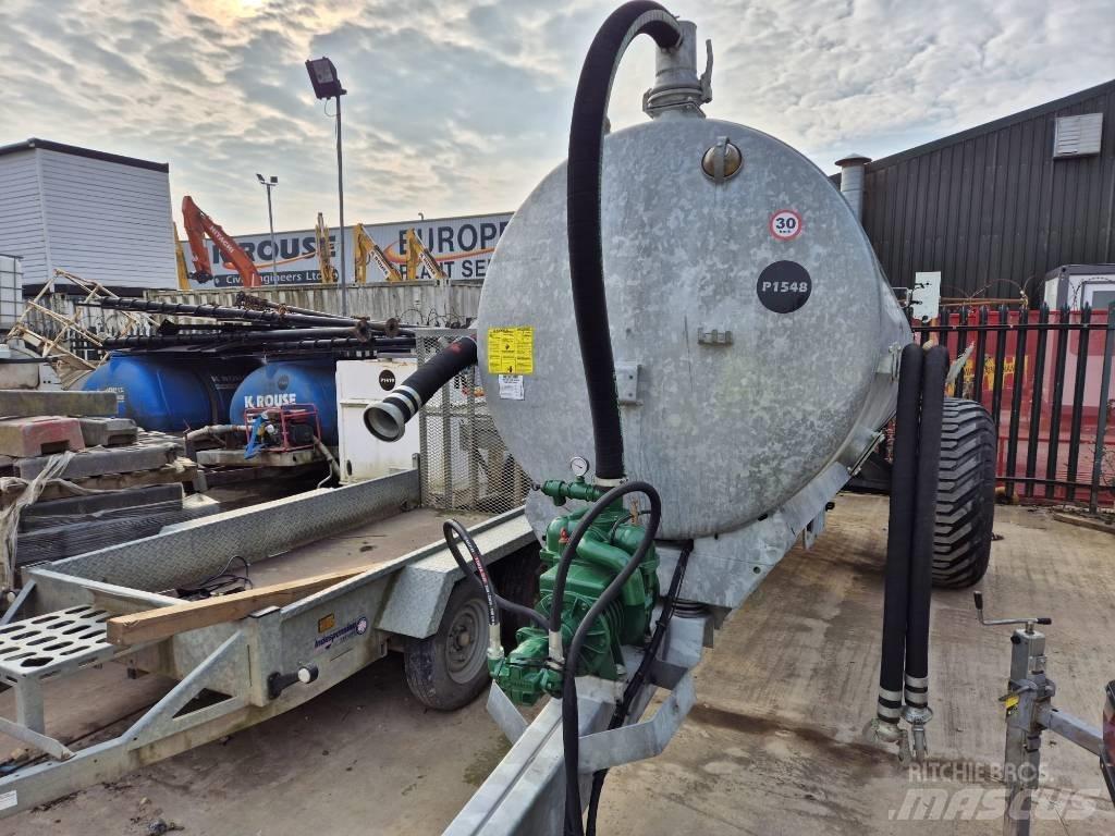 Major 1700A Sivi gübre ve ilaç tankerleri