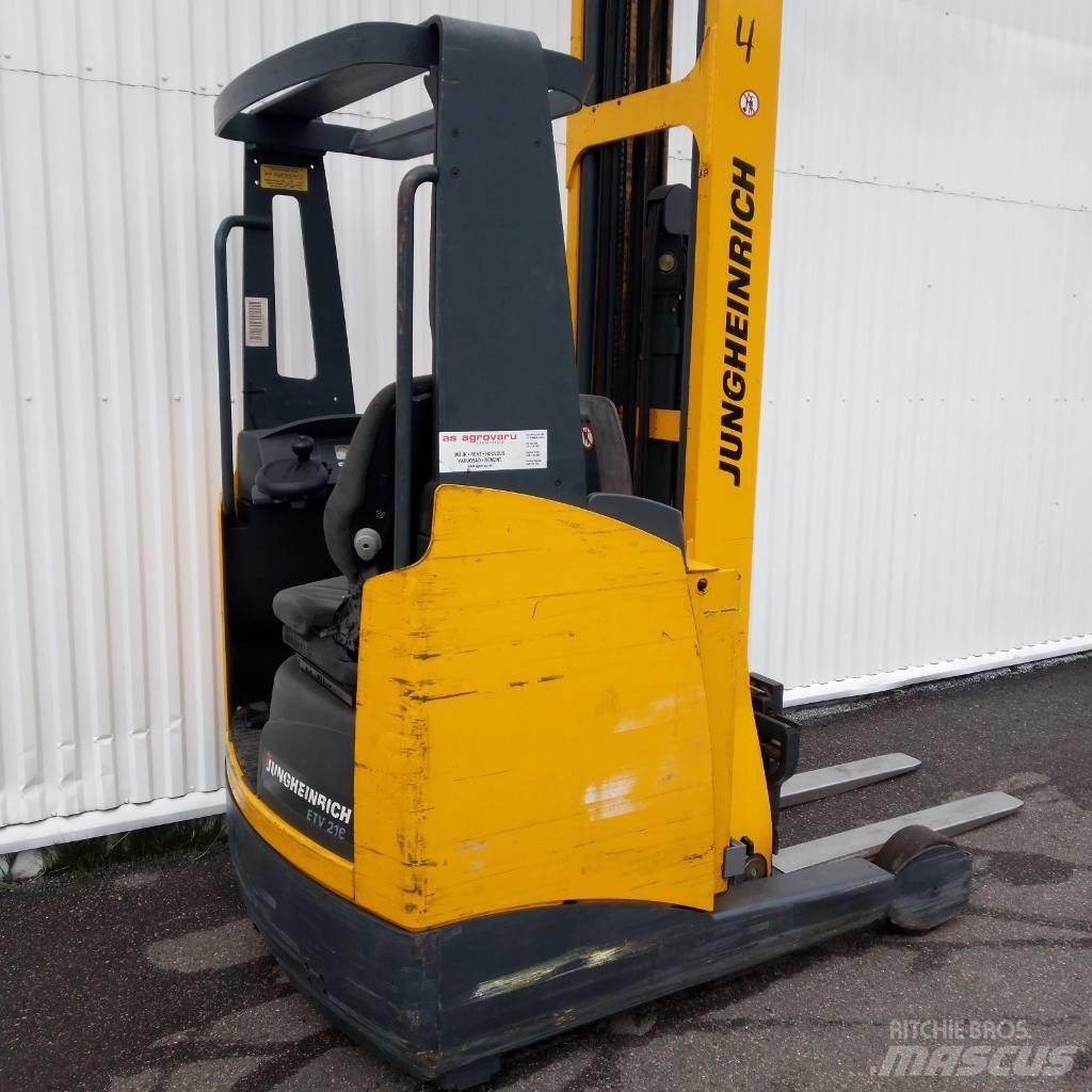 Jungheinrich ETV 216 Reach truck - depo içi istif araçları