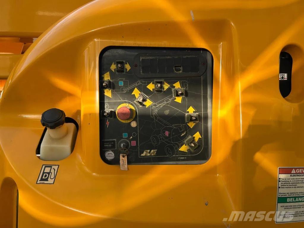 JLG 450AJ Körüklü personel platformları