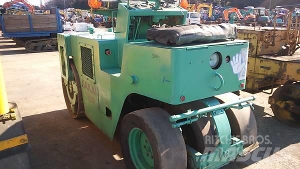 Sakai TG25 Çim düzeltme silindirleri