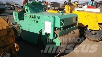 Sakai TG25 Çim düzeltme silindirleri