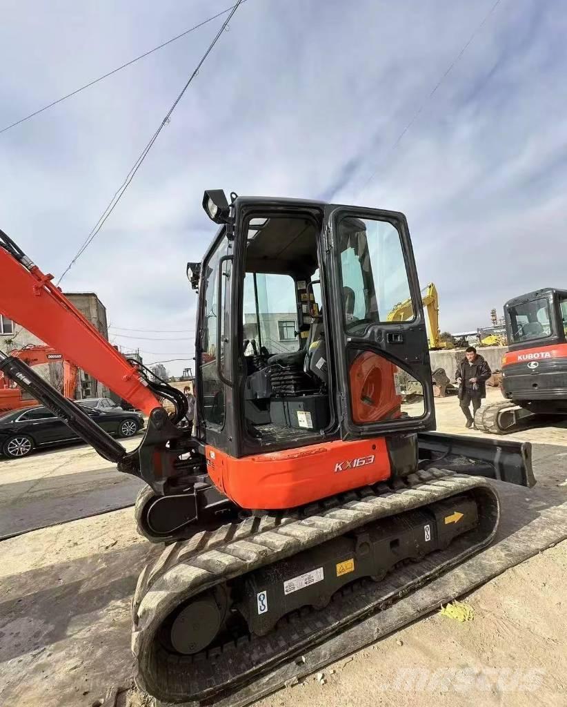 Kubota 163 Paletli ekskavatörler