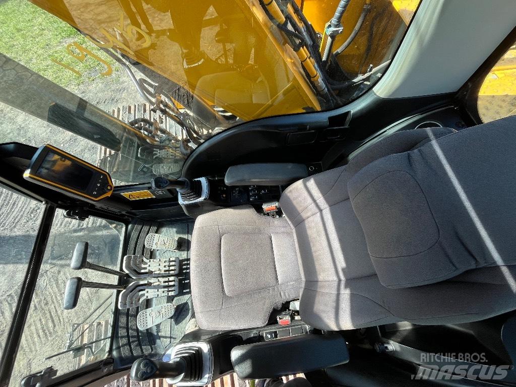 JCB JS 220 LC Paletli ekskavatörler