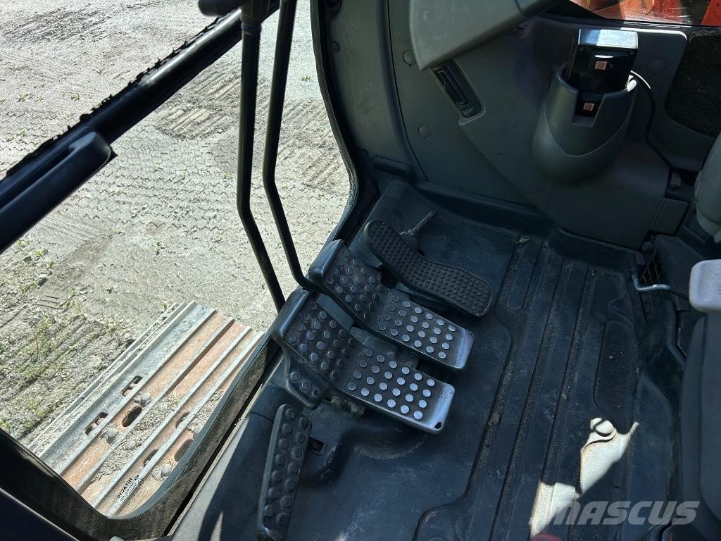 Hitachi ZX 135 US Paletli ekskavatörler