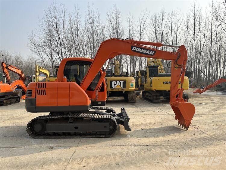 Doosan DX75 Mini ekskavatörler, 7 tona dek