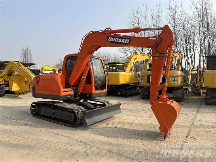 Doosan DX75 Mini ekskavatörler, 7 tona dek