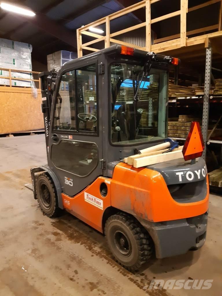 Toyota 02-8FDF30 Dizel forkliftler