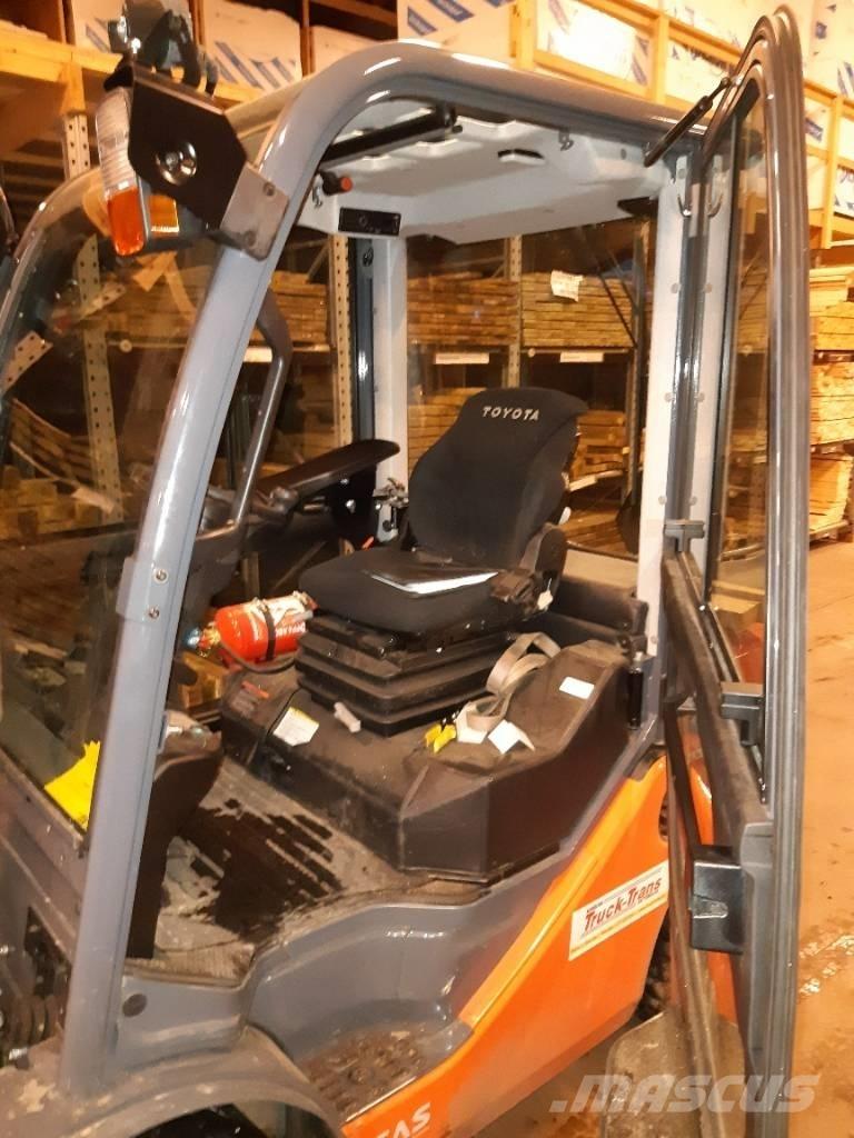 Toyota 02-8FDF30 Dizel forkliftler