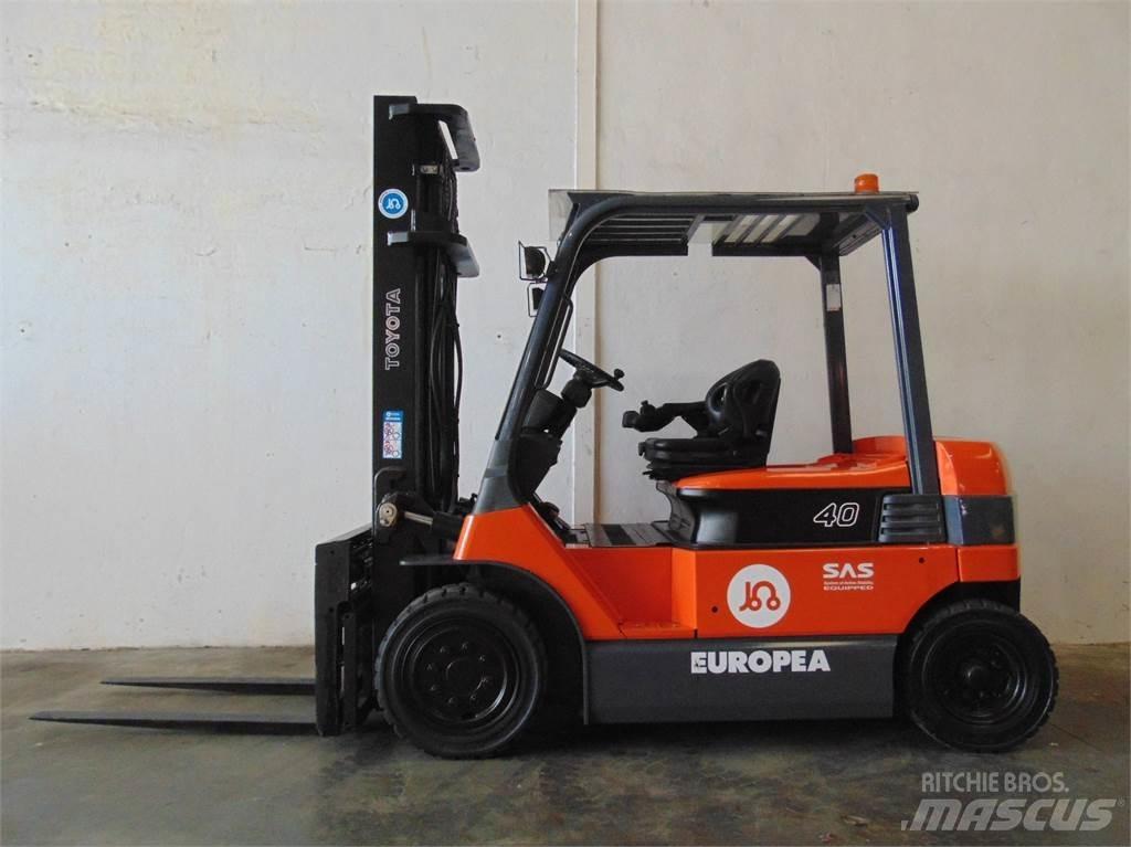 Toyota 7FBMF40 Elektrikli forkliftler