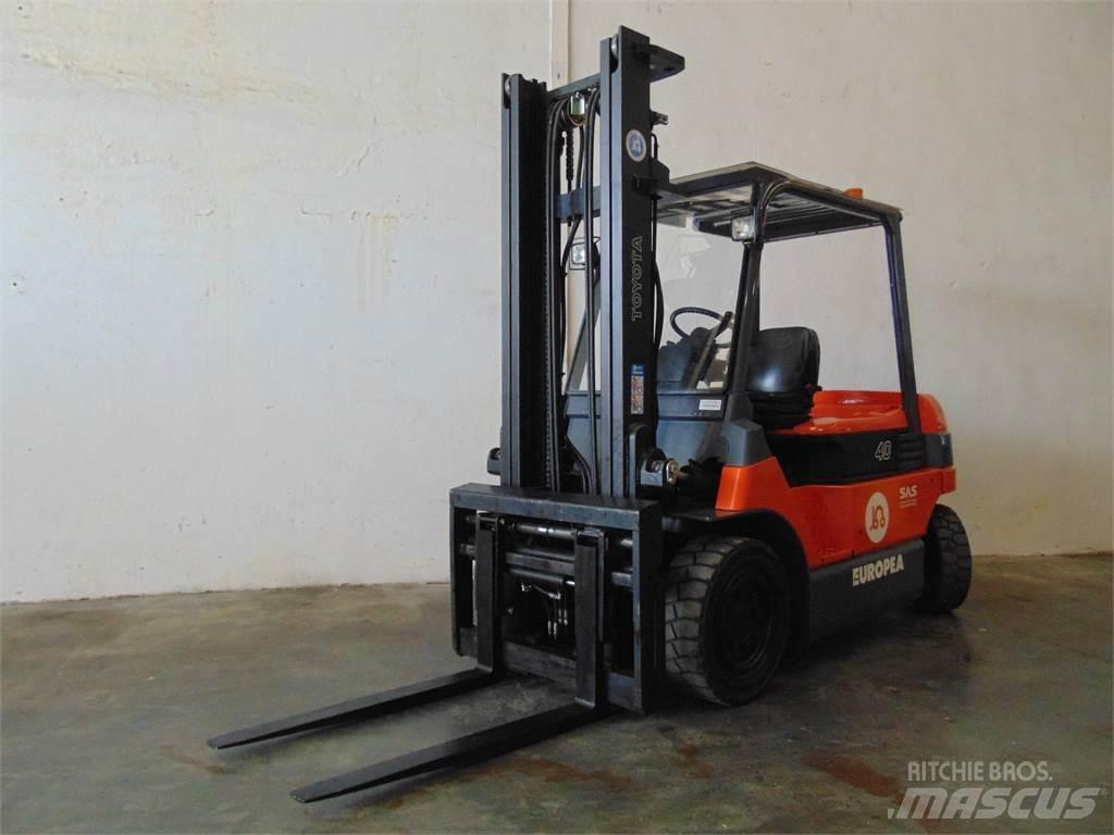 Toyota 7FBMF40 Elektrikli forkliftler